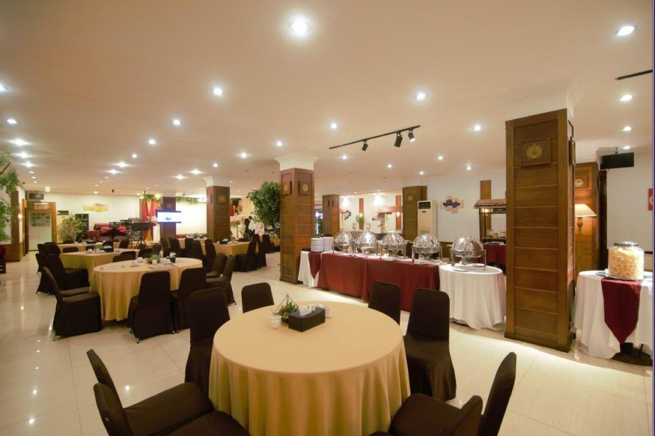 Garuda Hotel 폰티아낙 외부 사진