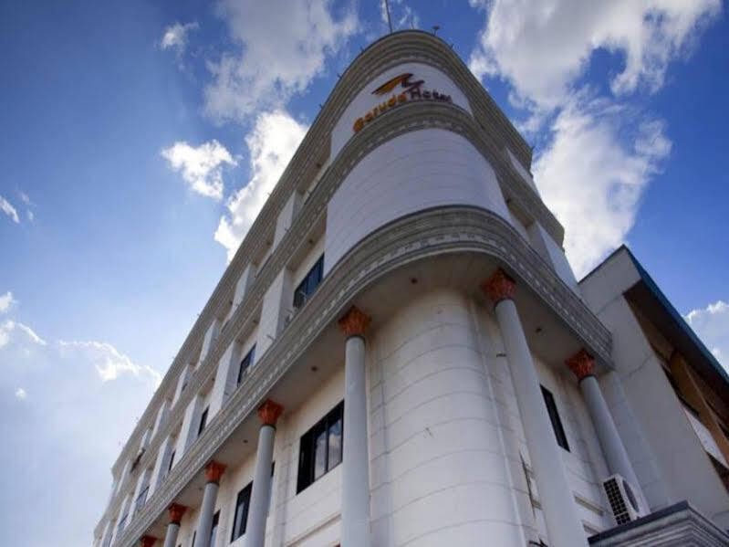 Garuda Hotel 폰티아낙 외부 사진